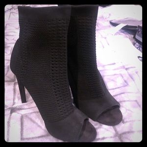 Knit style heels